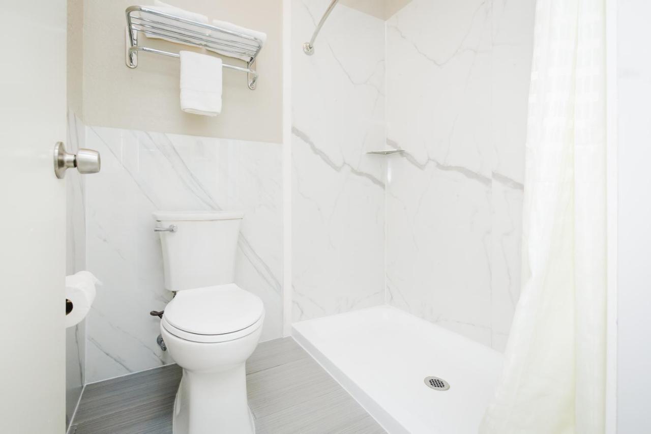 Winchester Inn And Suites Humble/Iah/North Houston Extérieur photo