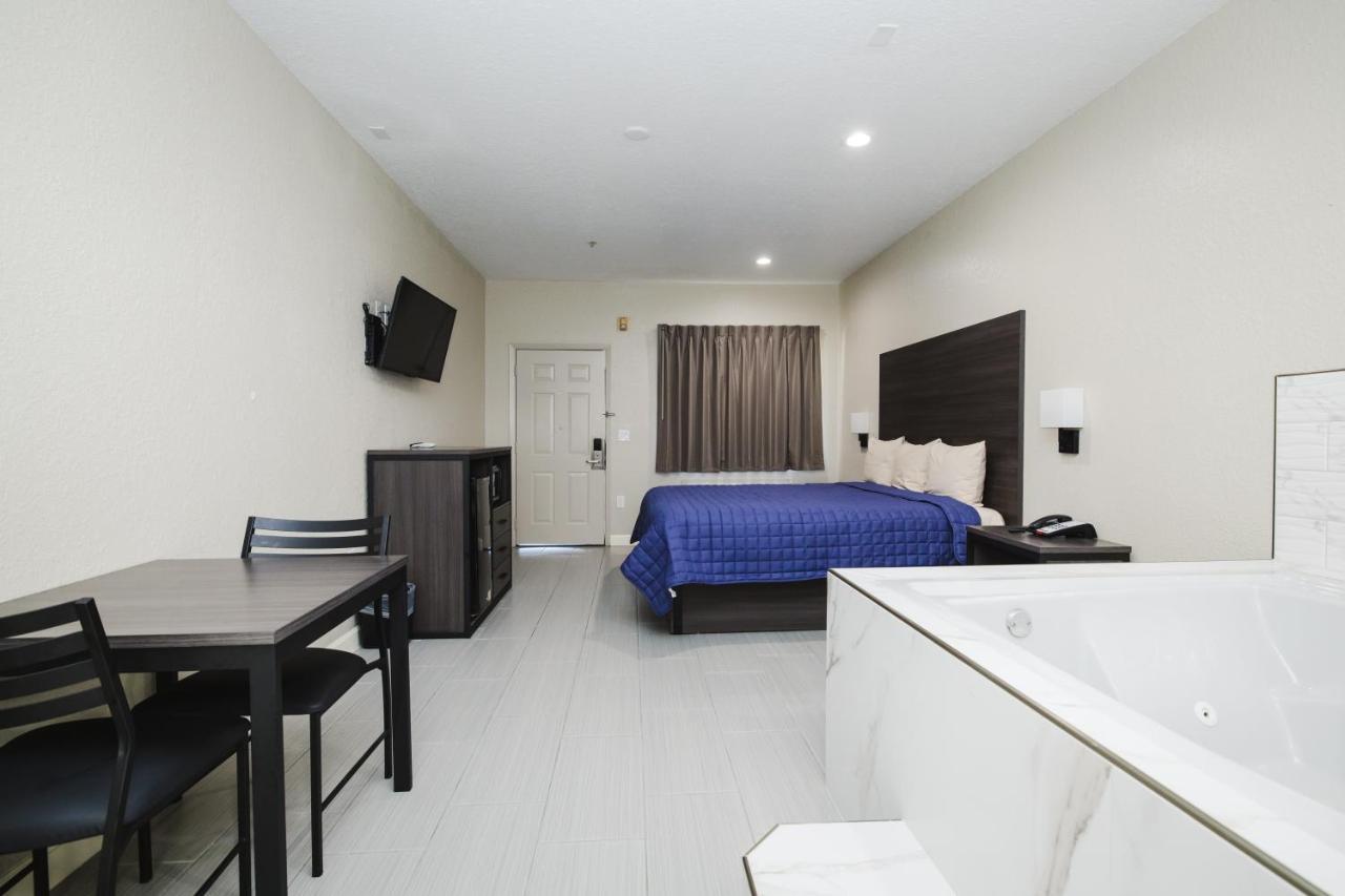 Winchester Inn And Suites Humble/Iah/North Houston Extérieur photo