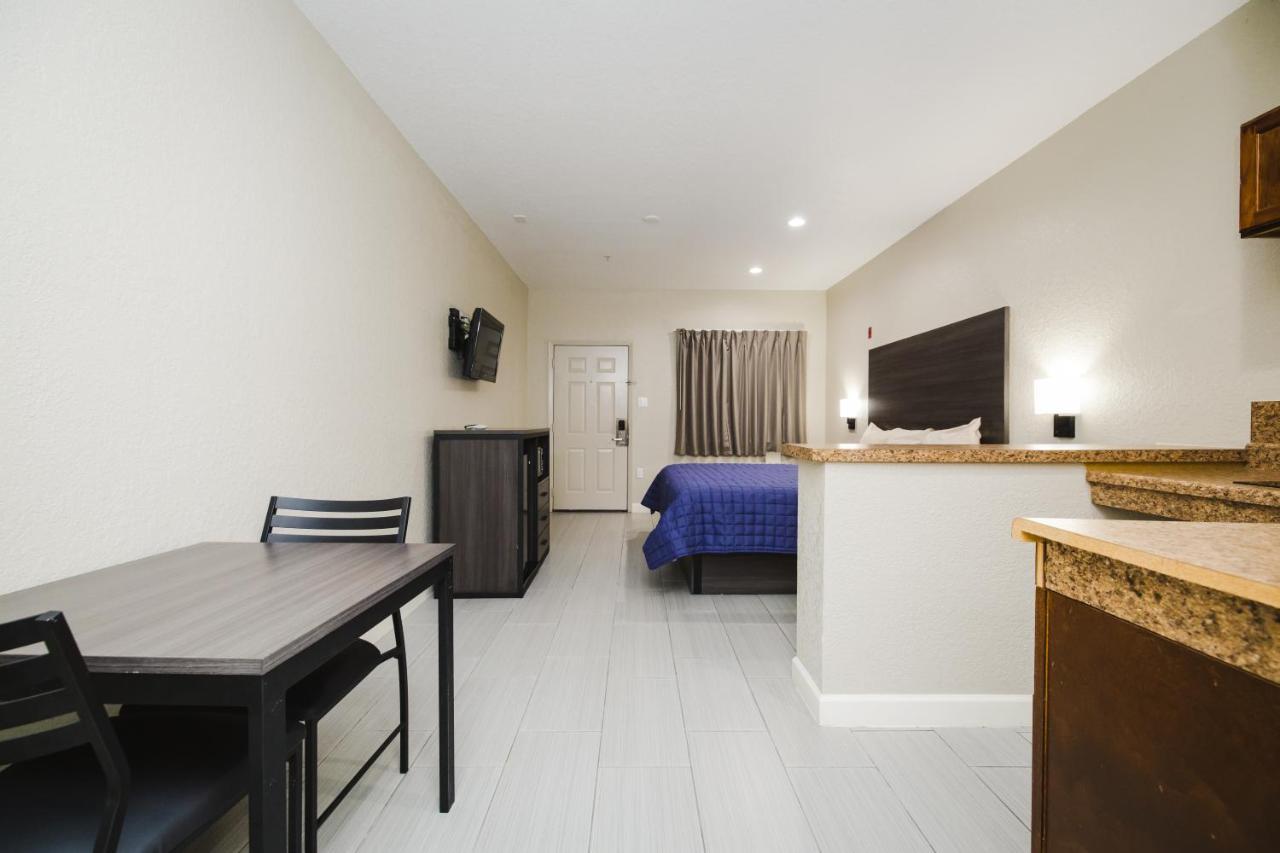 Winchester Inn And Suites Humble/Iah/North Houston Extérieur photo